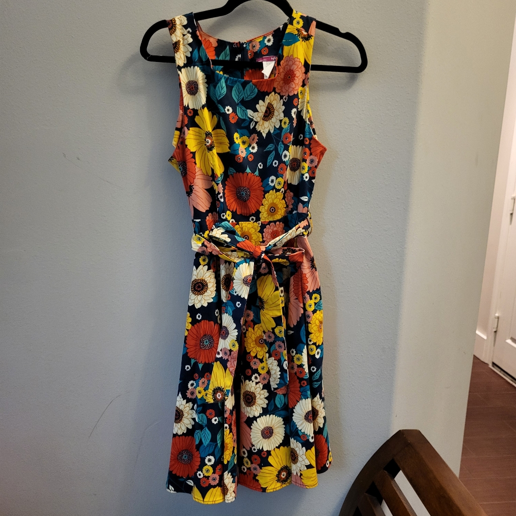 Floral Tie-Waist Sleeveless Dress In Navy And Multi